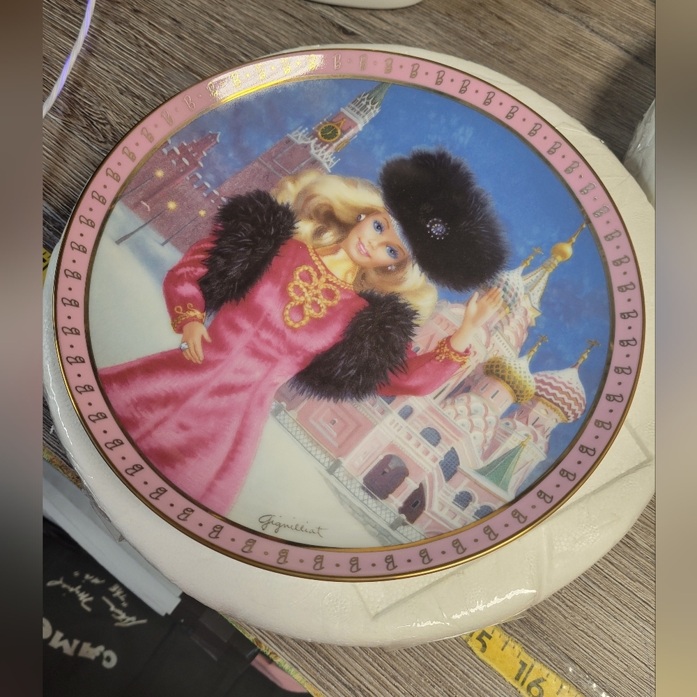 Barbie‎ visits Russia collector plate The Danbury Mint In Original Foam